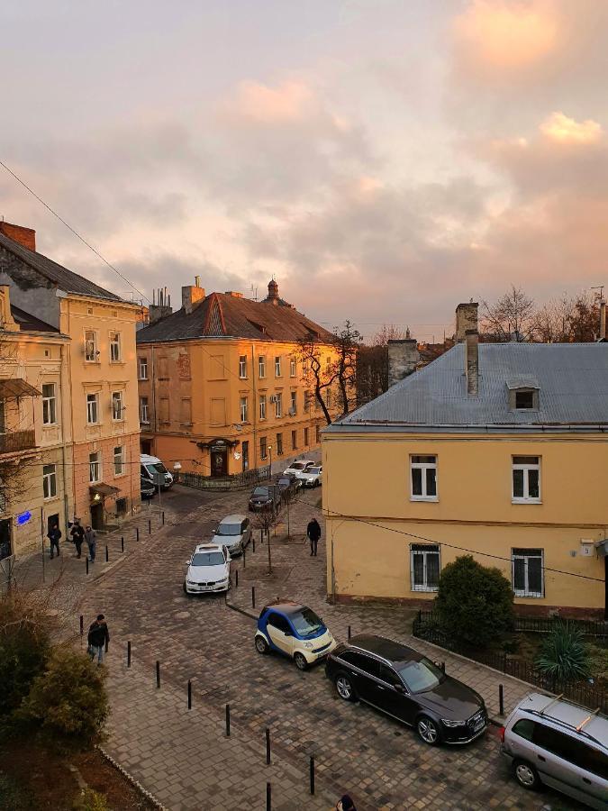 Homey Apartment On Vicheva Str. Lviv Exterior foto